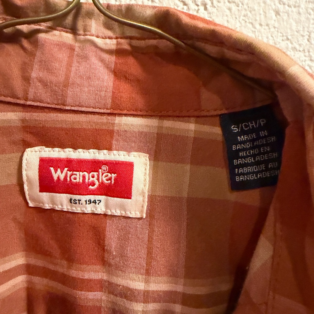 2 Wrangler Tan and Blue Checkered Shirt/Rust and Tan. Price is for both shirts - Picture 7 of 8